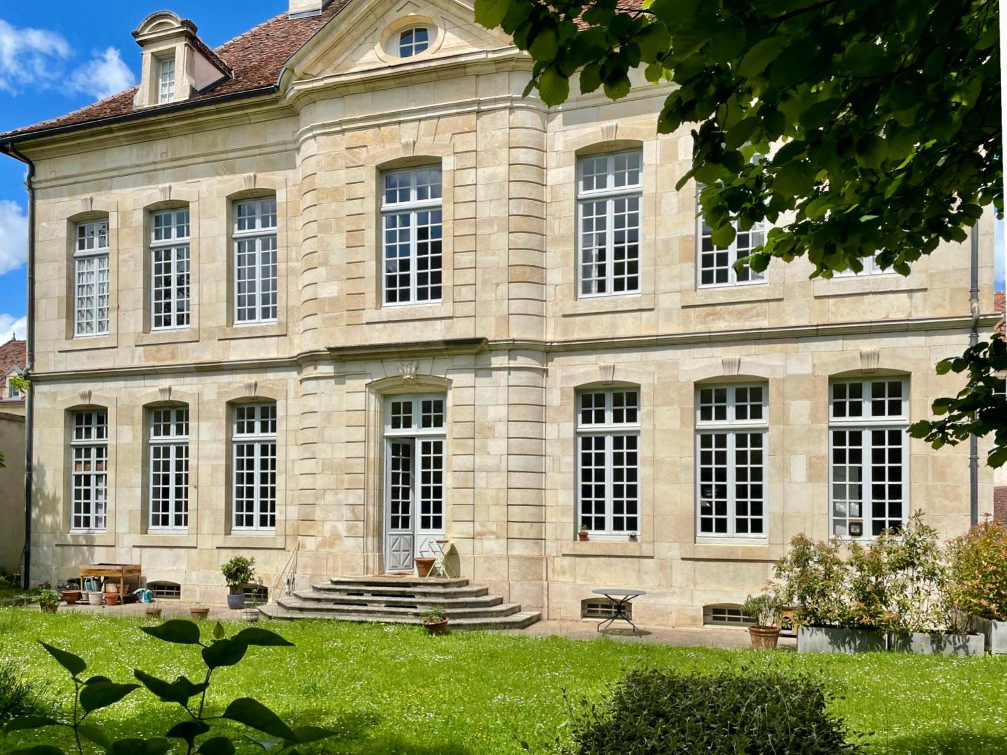 Particulier, Maison Jazey. Semur-en-Auxois